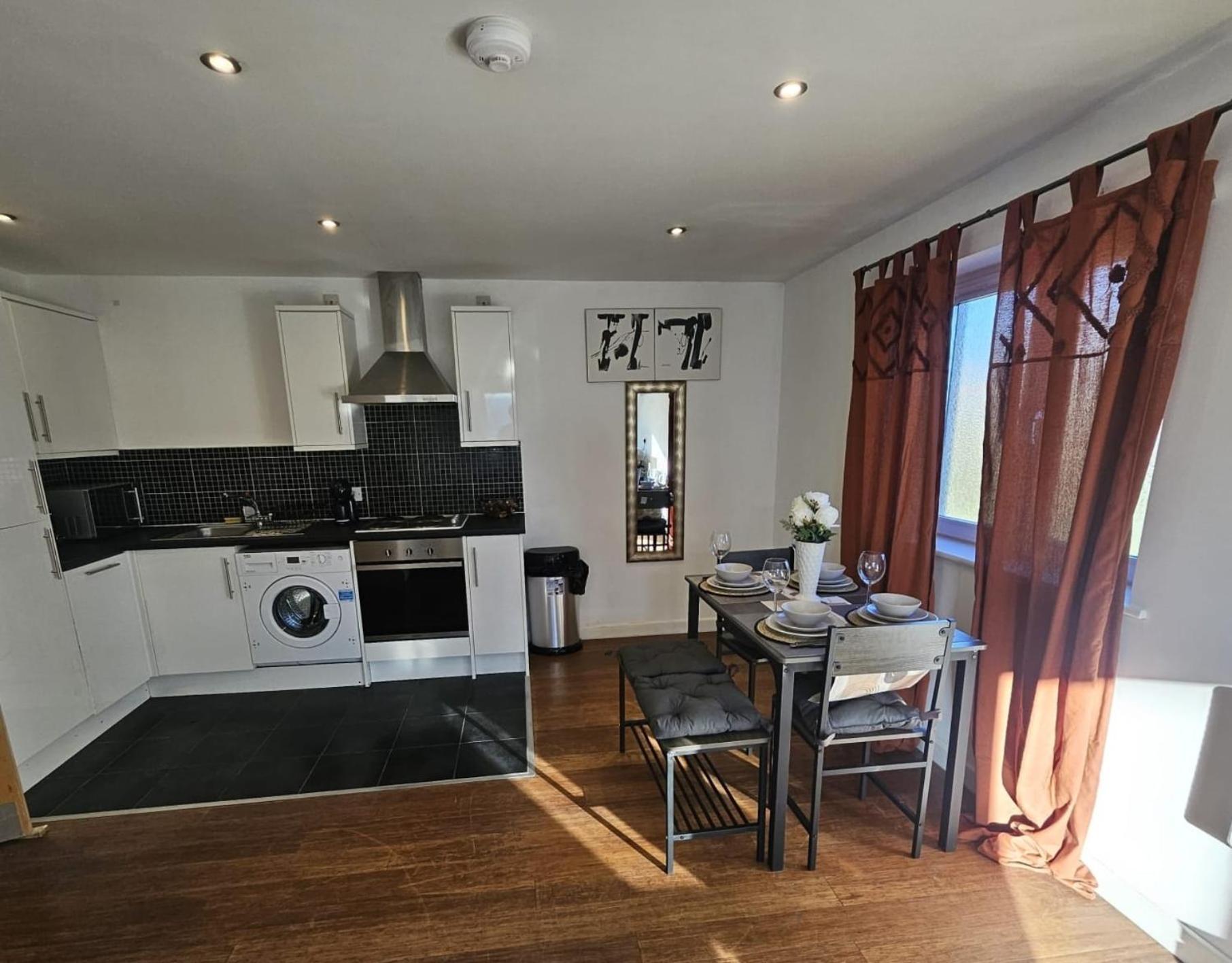 Nariken Apartments, Centre Bristol
