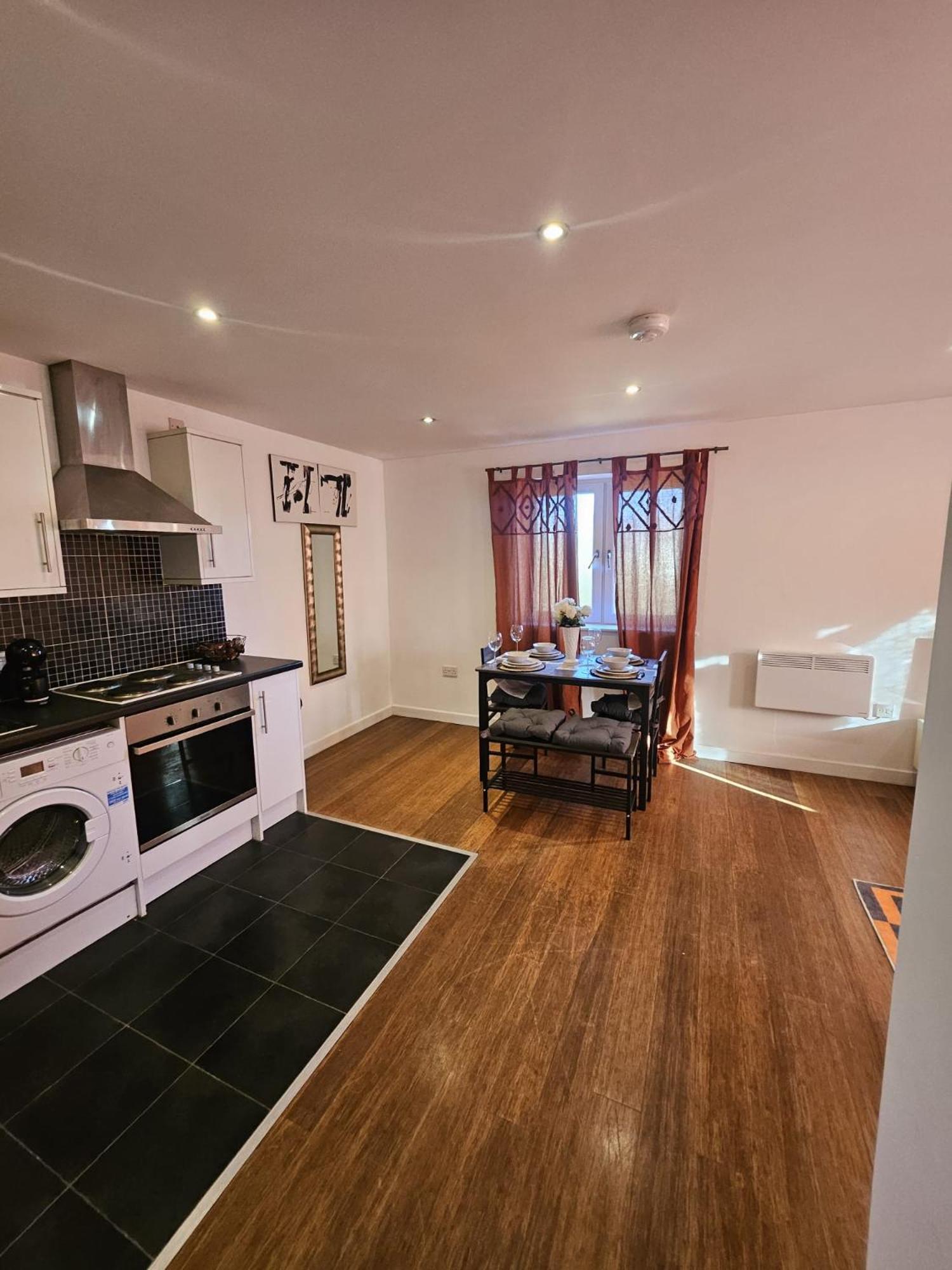 Nariken Apartments, Centre Apartment